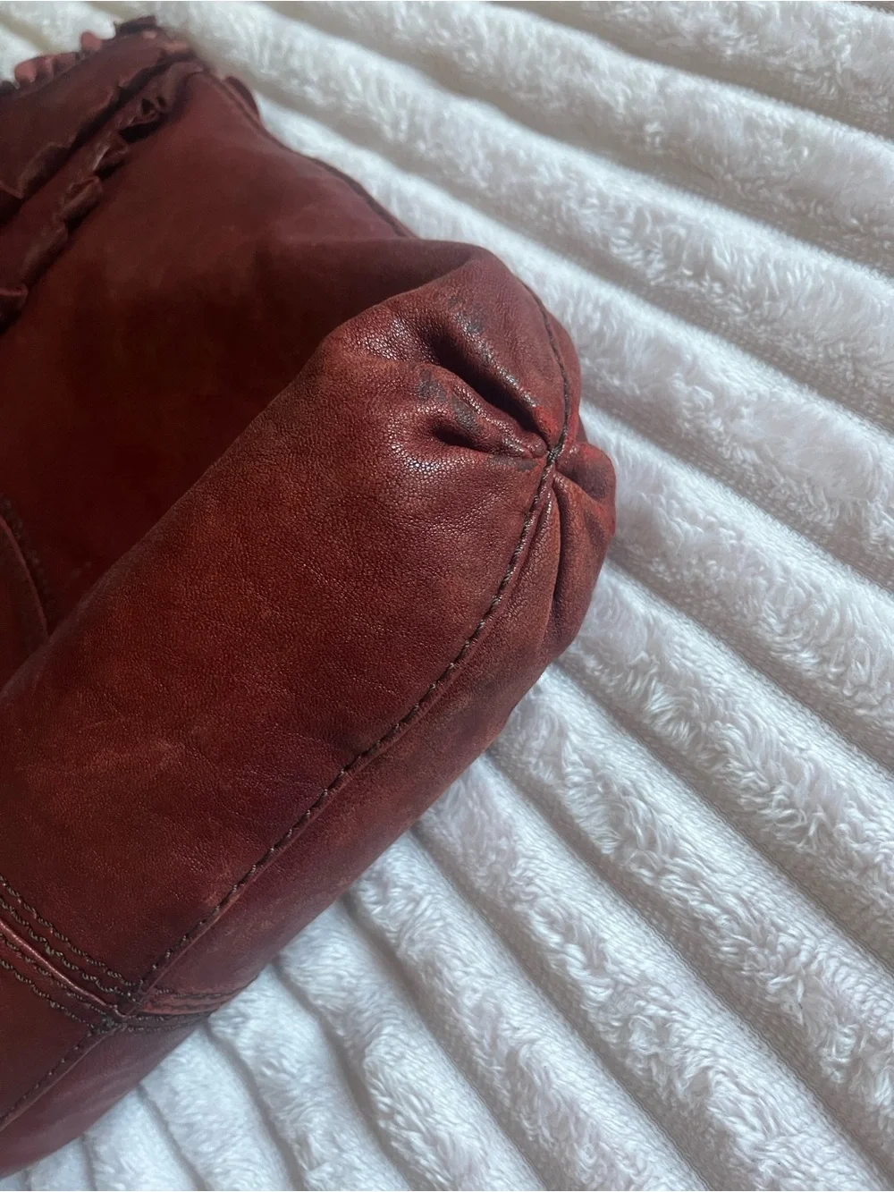 Lucky Brand Vintage Y2K lambskin Wine Red Shoulder Bag Purse Italian Leather